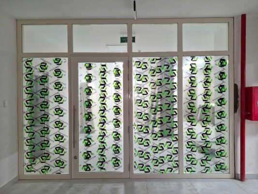 Cửa kính chống cháy 1 cánh kết hợp vách kính chống cháy